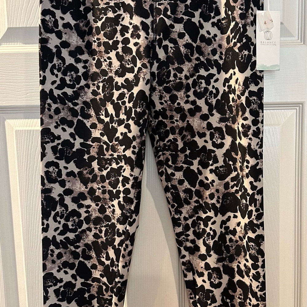 NWT Black and Cream Leopard Print Leggings with Tapered Leg